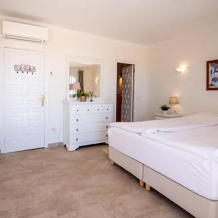 Casa Vagi 3*